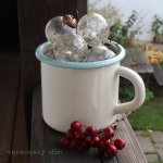 Hrnek smaltovaný - plecháček s modrou