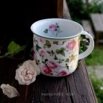 Porcelánový hrnek - růžičky 250 ml