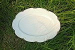 Velký oválný porcelánový tác se zlatou