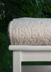 Bavlněný prošívaný přehoz - quilt s drobnými kvítky a lístky