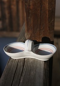 Porcelánová solnička s proužky