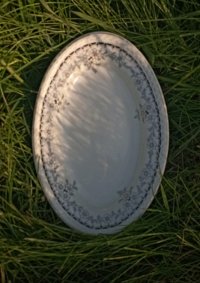 Tácek porcelánový s dekorem kvítků STERN