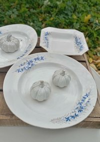 Porcelánová sada modré kvítky - kulatý hlubší tác
