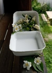 Porcelánové misky hranaté
